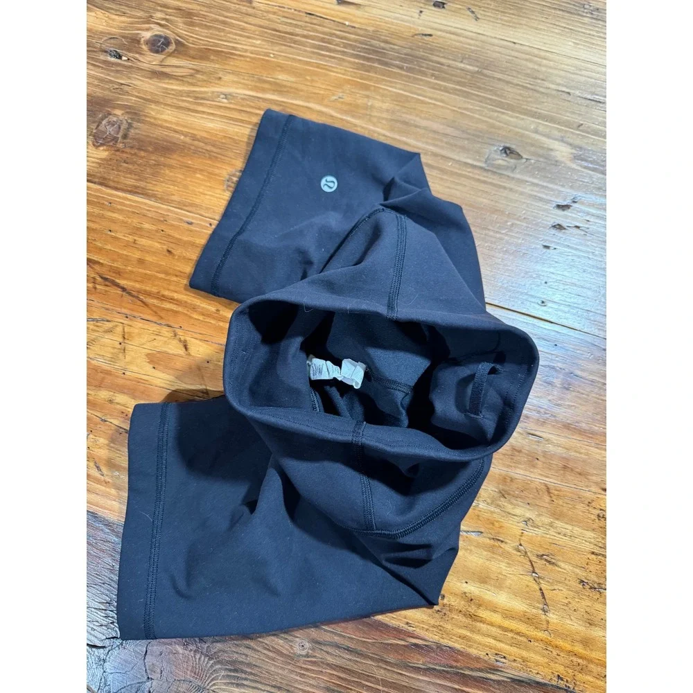 Lululemon Wunder Train Contour Fit High-Rise Short 8